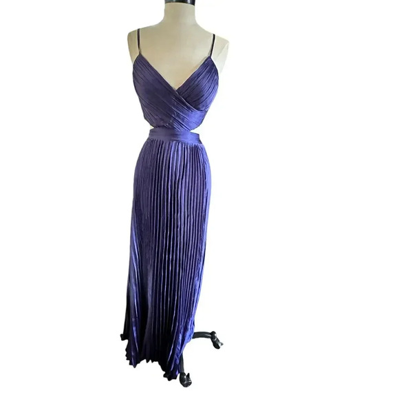 Lulu’s Purple Got the Glam Pleated Cutout Maxi Dress Size Medium - Picture 7 of 9